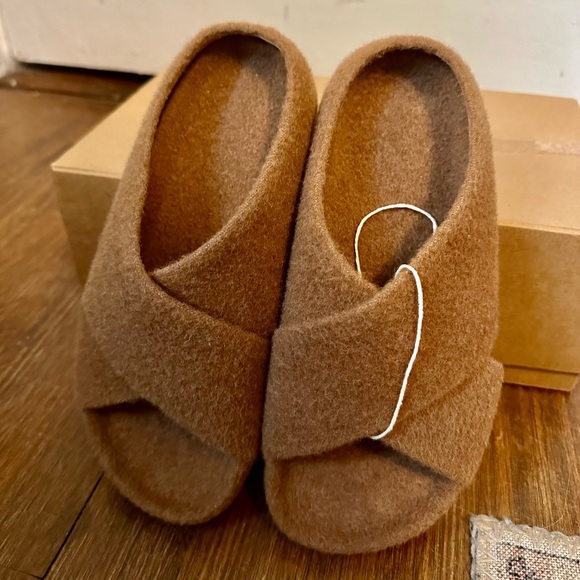 Lauren Manoogian Cross Slide Wool Sandals, Size 36, NIB - Picture 6 of 6